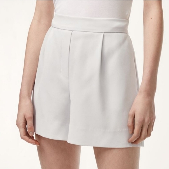 Aritzia Pants - Aritzia Babaton Cohen Cream Pleated High Waisted Shorts Women's Size 0